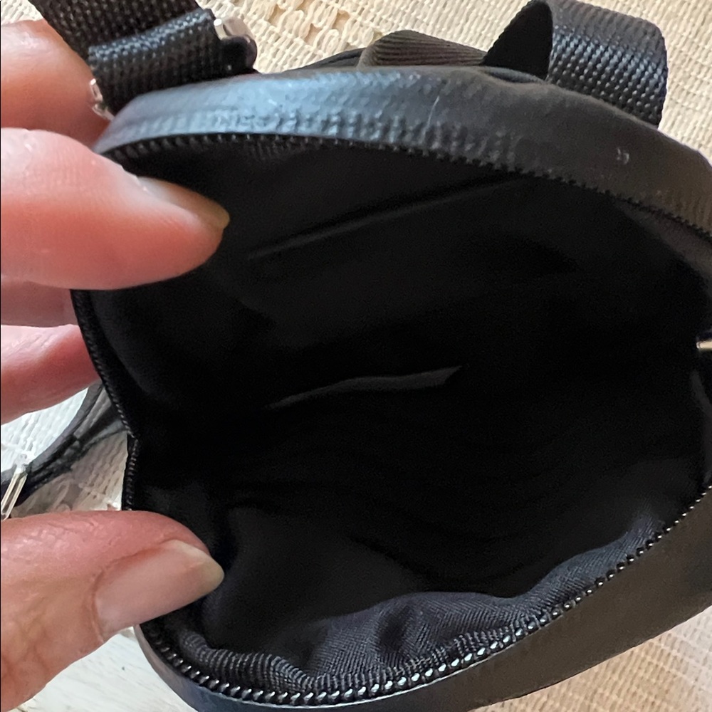 Authentic lululemon Black phone Sling Crossbody with Small earpodCoin Pouch - Picture 4 of 5